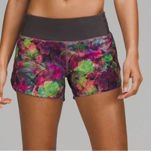 Lululemon sz 4 Speed Up Low Rise lined short 2.5” floral multi great cond - Picture 1 of 8